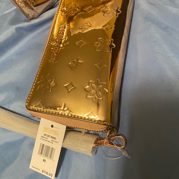 Micheal Kors set - Picture 4 of 6